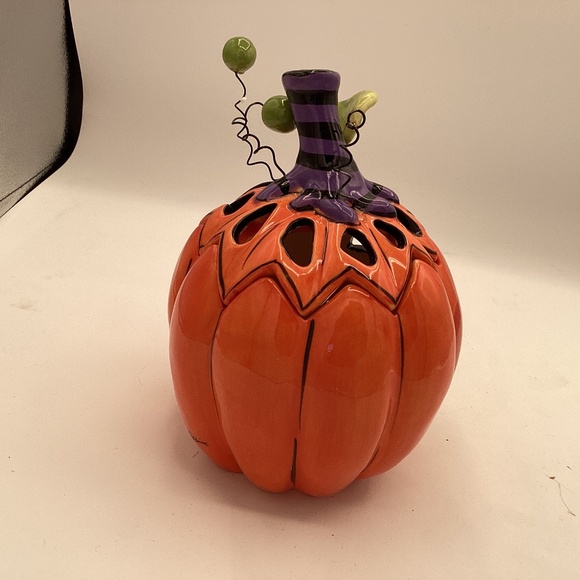 Pumpkin Grin T-Lite Holder - Picture 3 of 6